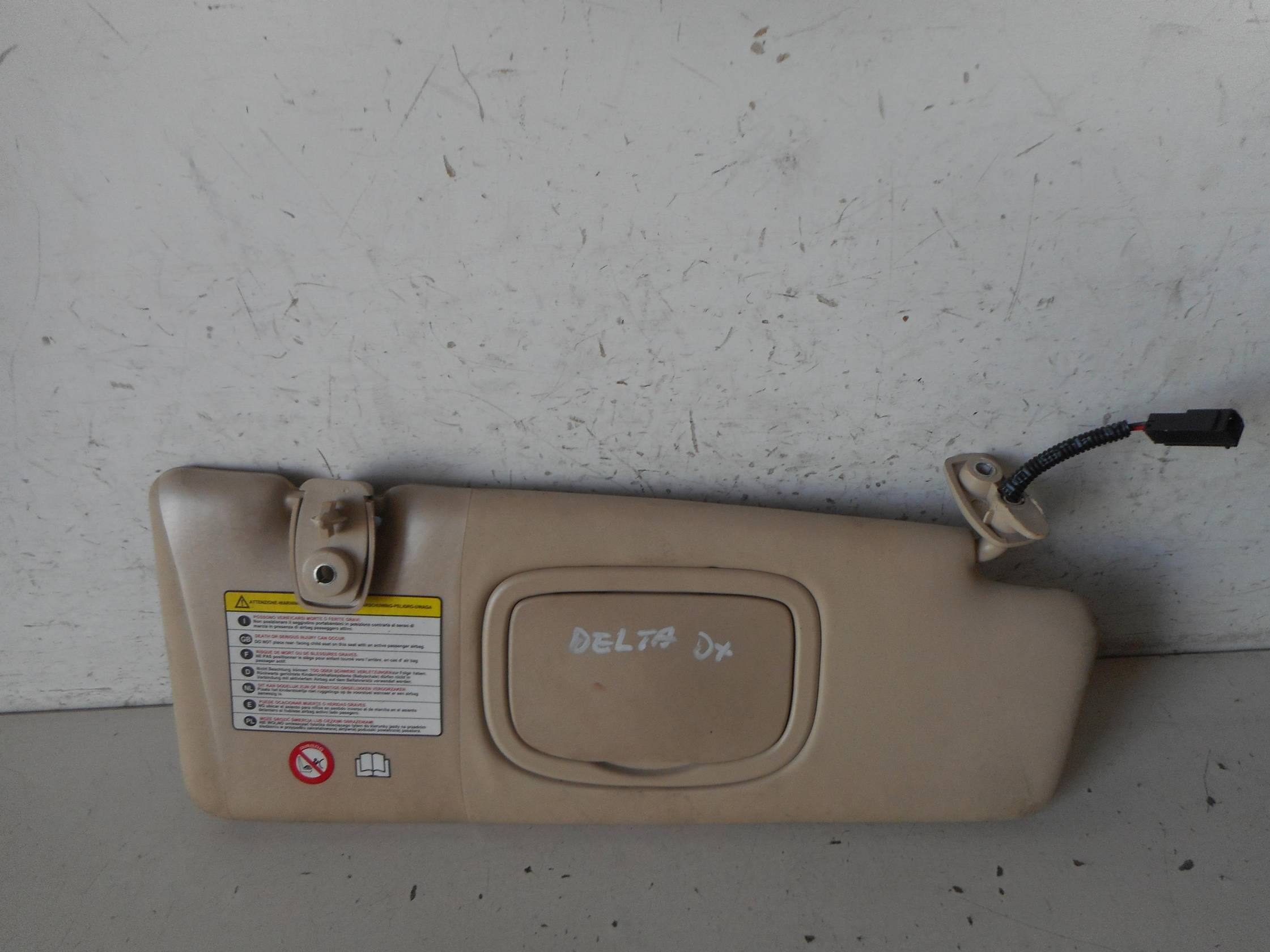 Aletta parasole parabrezza dx.